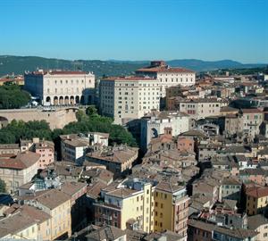 <br/><b><i><font color='#000000'>Panorama di Perugia dal campanile San Domenico</font></i></b>